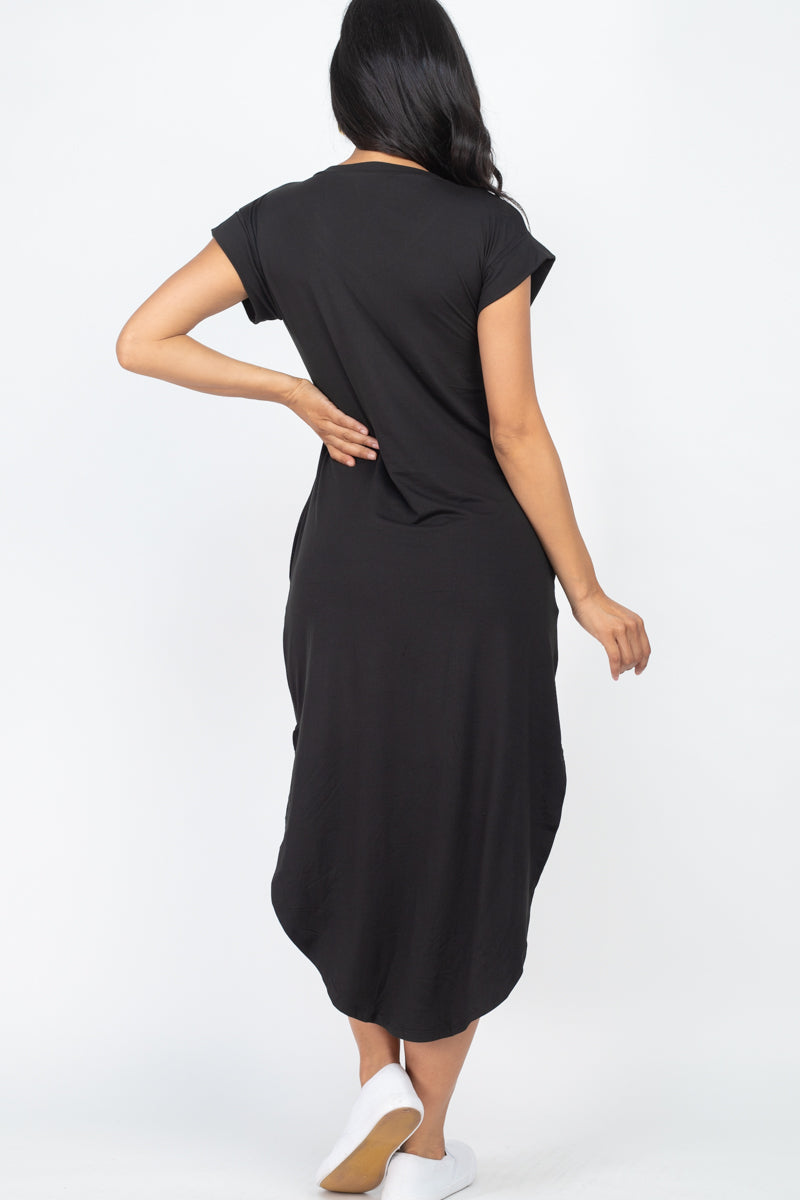 Maxi dress with a V-neckline and cap sleeves