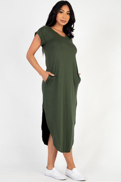 Maxi dress with a V-neckline and cap sleeves