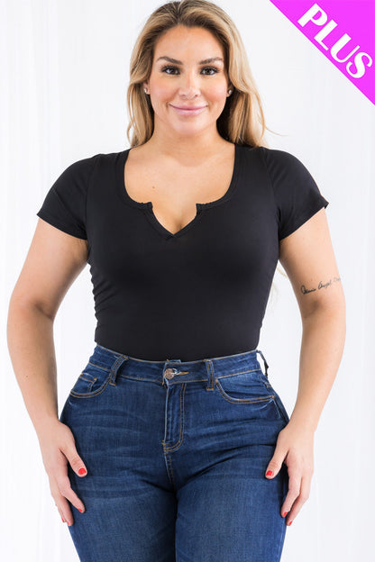 Casual Split Neck Solid Short Sleeve Bodysuit in Plus Size