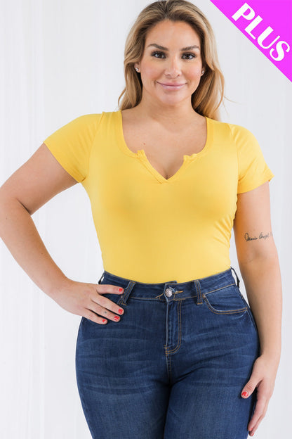 Casual Split Neck Solid Short Sleeve Bodysuit in Plus Size