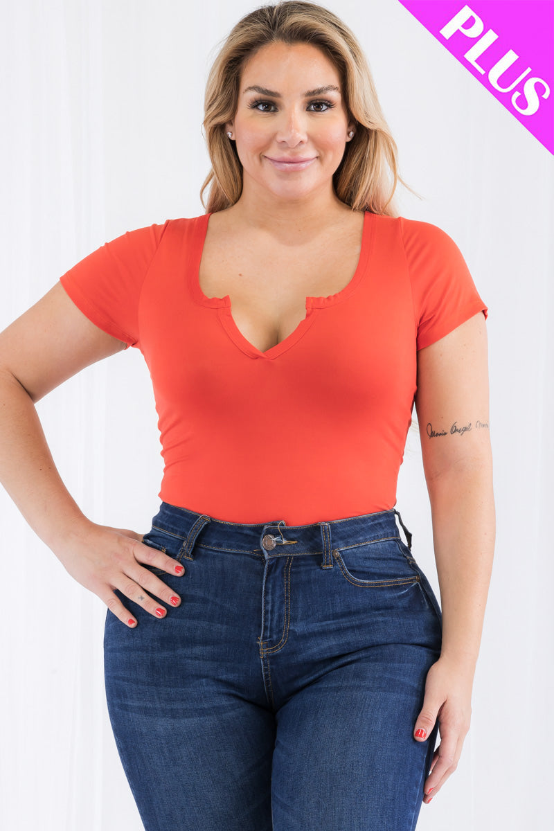 Casual Split Neck Solid Short Sleeve Bodysuit in Plus Size